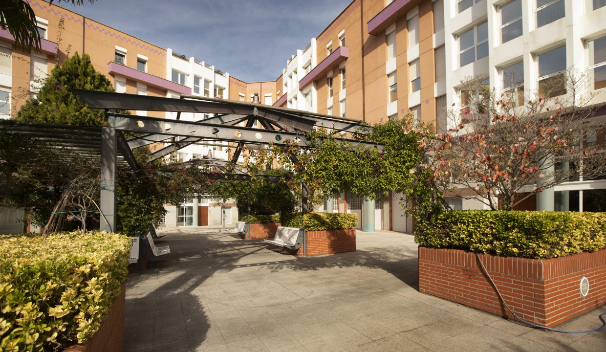 AmereBilbaopisodelujoventaBasurtovaloracionpisoCalleAvenidaRiomar1CastroUrdiales