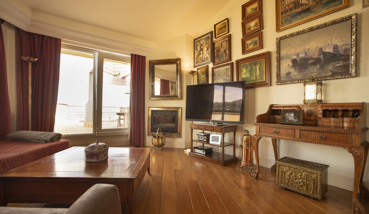 AmereBilbaopisodelujoventaBasurtovaloracionpisoCalleAvenidaRiomar1CastroUrdiales