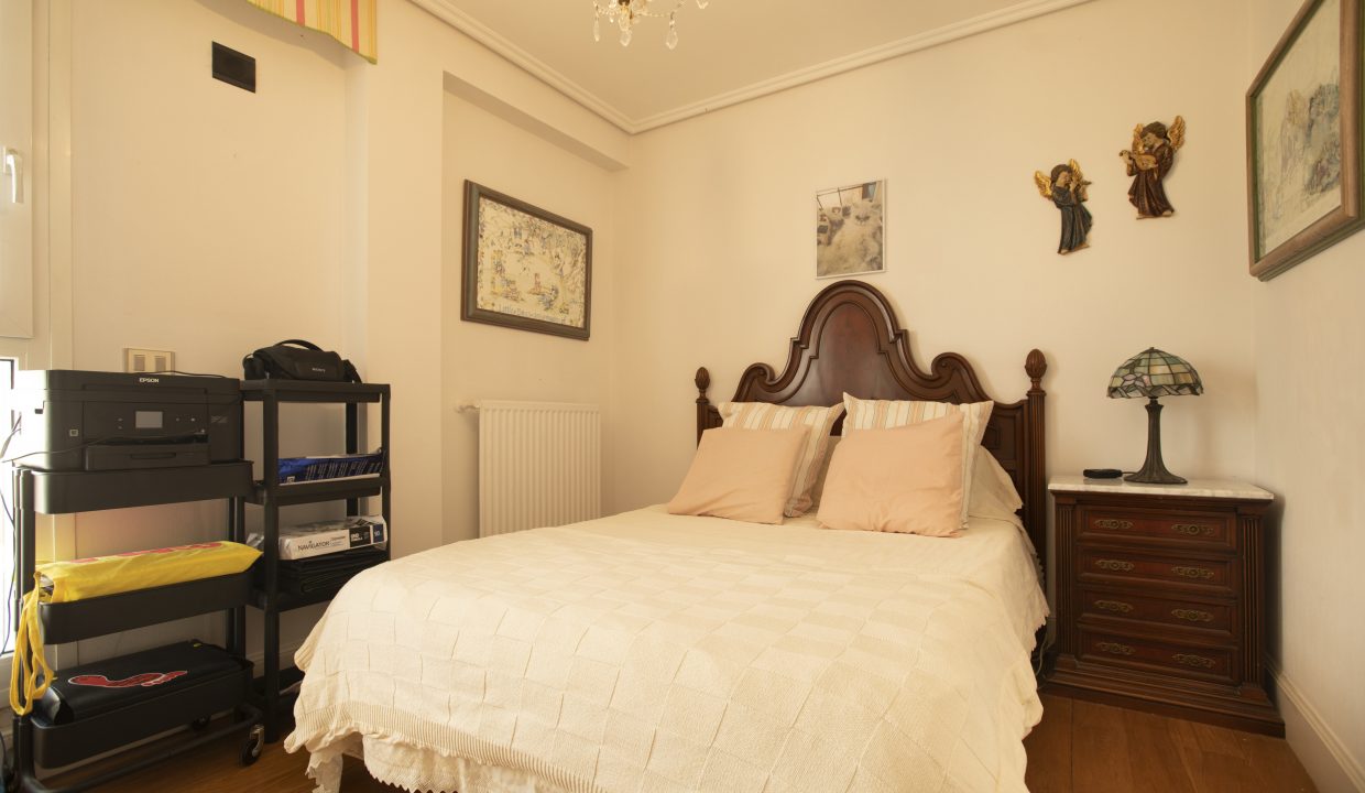 AmereBilbaopisodelujoventaBasurtovaloracionpisoCalleAvenidaRiomar1CastroUrdiales