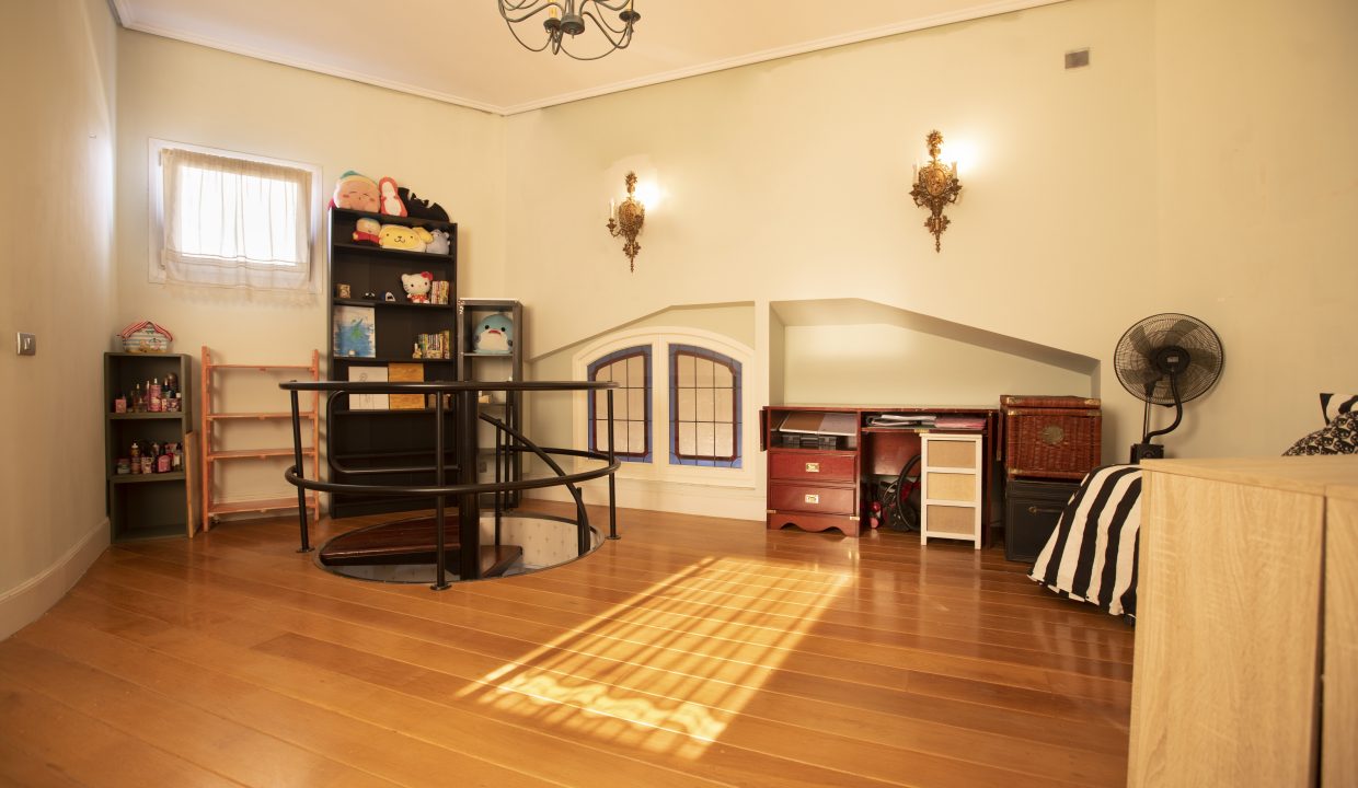 AmereBilbaopisodelujoventaBasurtovaloracionpisoCalleAvenidaRiomar1CastroUrdiales