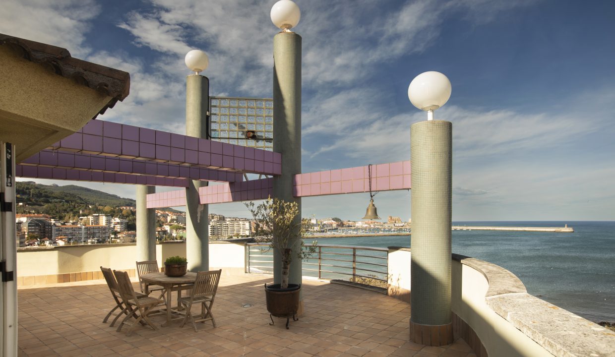 AmereBilbaopisodelujoventaBasurtovaloracionpisoCalleAvenidaRiomar1CastroUrdiales