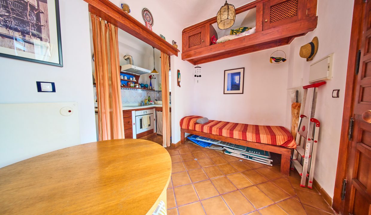 AmereGranadapisoventaBasurtovaloracionpisoCalleSanBartolomeGranada