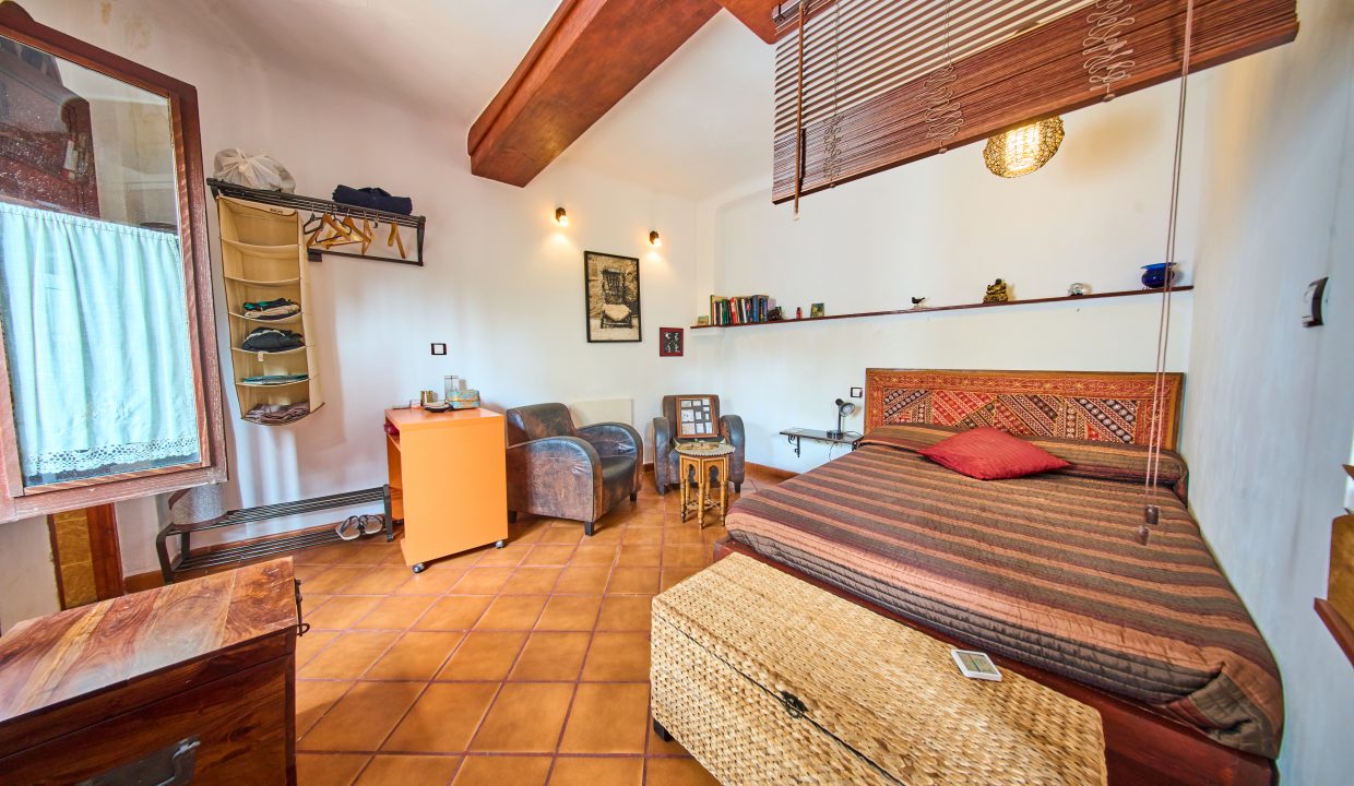 AmereGranadapisoventaBasurtovaloracionpisoCalleSanBartolomeGranada