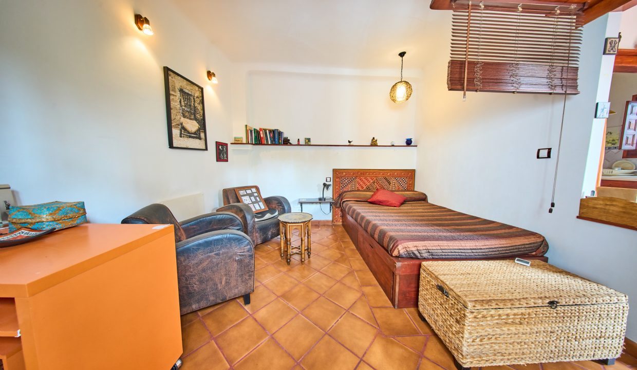 AmereGranadapisoventaBasurtovaloracionpisoCalleSanBartolomeGranada