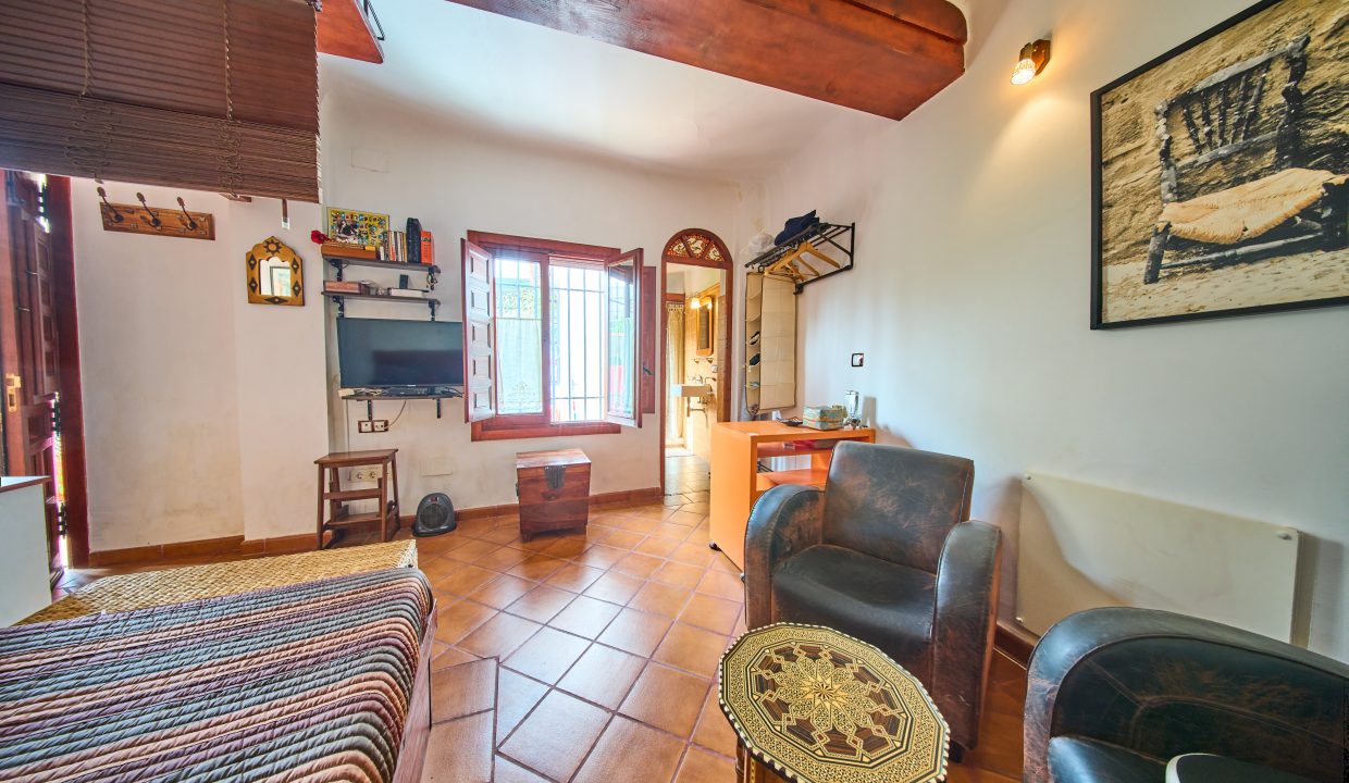 AmereGranadapisoventaBasurtovaloracionpisoCalleSanBartolomeGranada