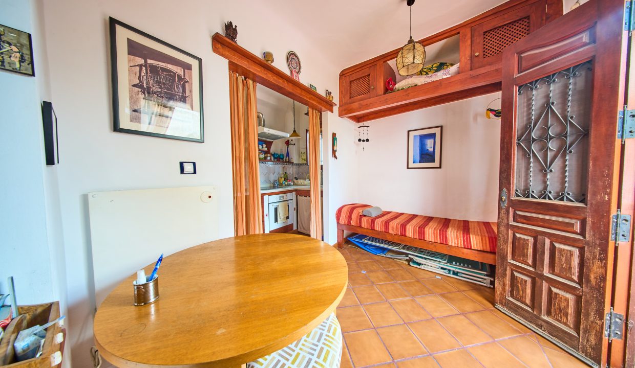 AmereGranadapisoventaBasurtovaloracionpisoCalleSanBartolomeGranada