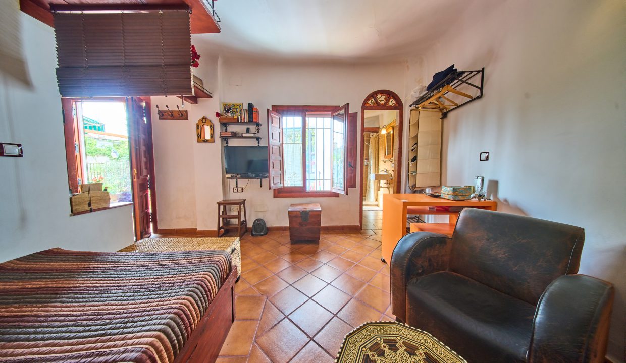 AmereGranadapisoventaBasurtovaloracionpisoCalleSanBartolomeGranada