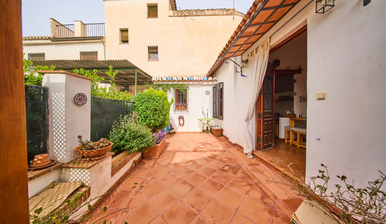 AmereGranadapisoventaBasurtovaloracionpisoCalleSanBartolomeGranada