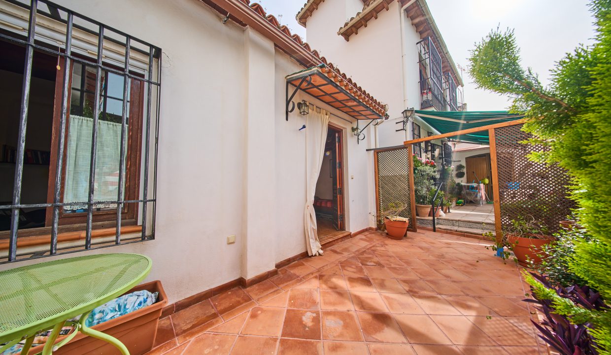 AmereGranadapisoventaBasurtovaloracionpisoCalleSanBartolomeGranada