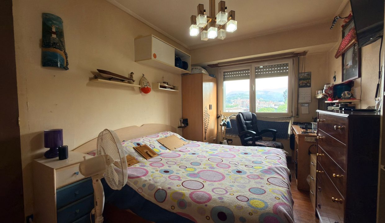 AmereBilbaopisodelujoventaBasurtovaloracionpisoCalleObispoOlaechea